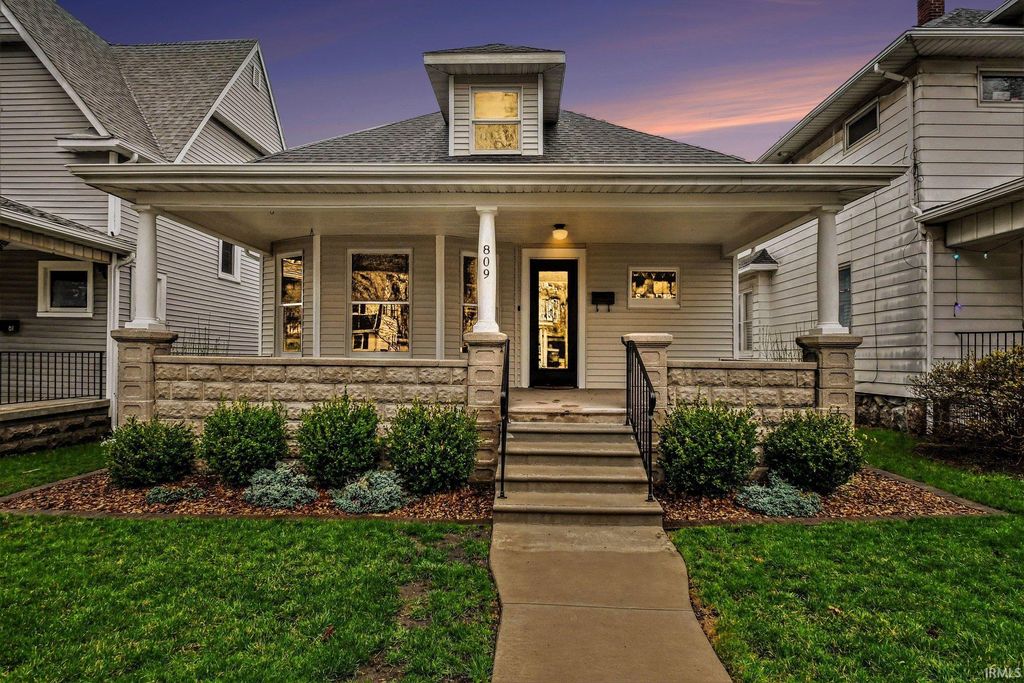 Photo of 809 S 6Th Street, Goshen, IN 46526 (MLS # 202611197)