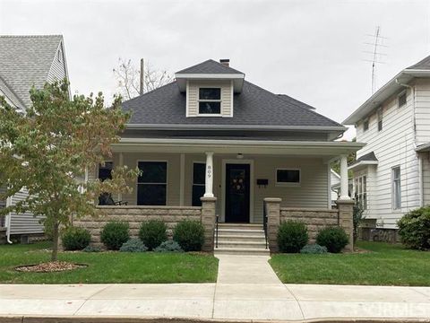 Photo of 809 S 6Th Street, Goshen, IN 46526 (MLS # 202611197)