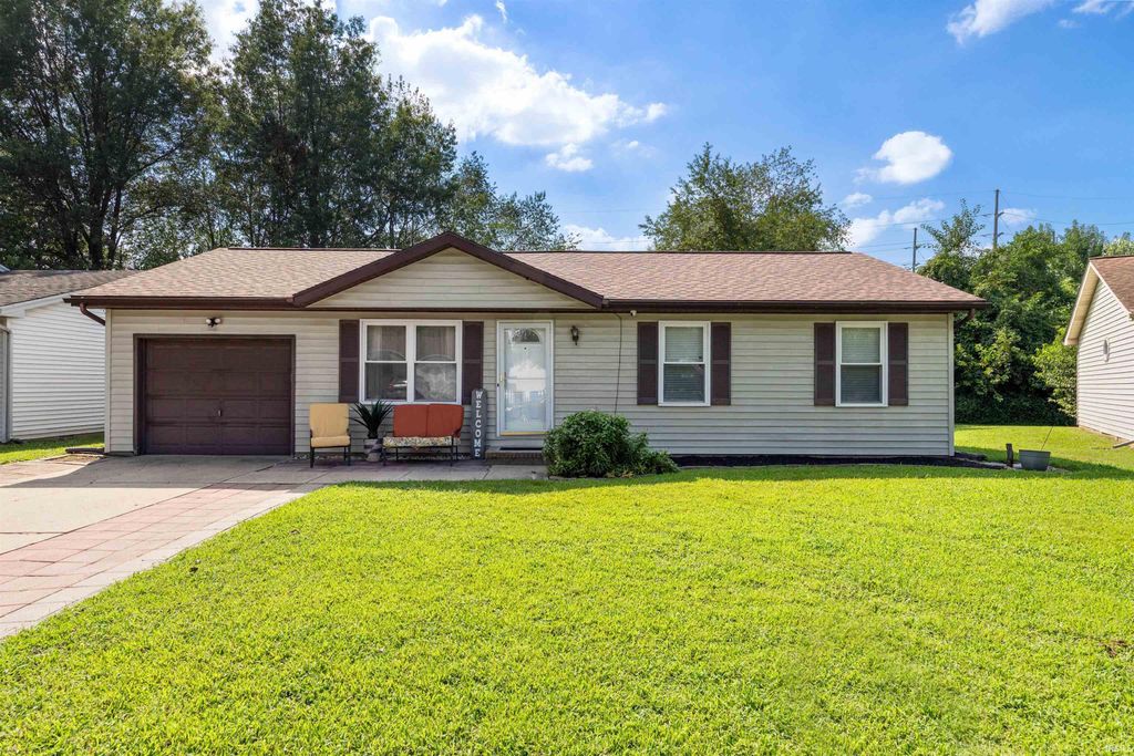 Photo of 1701 Glenmoor Road, Evansville, IN 47715 (MLS # 202546973)