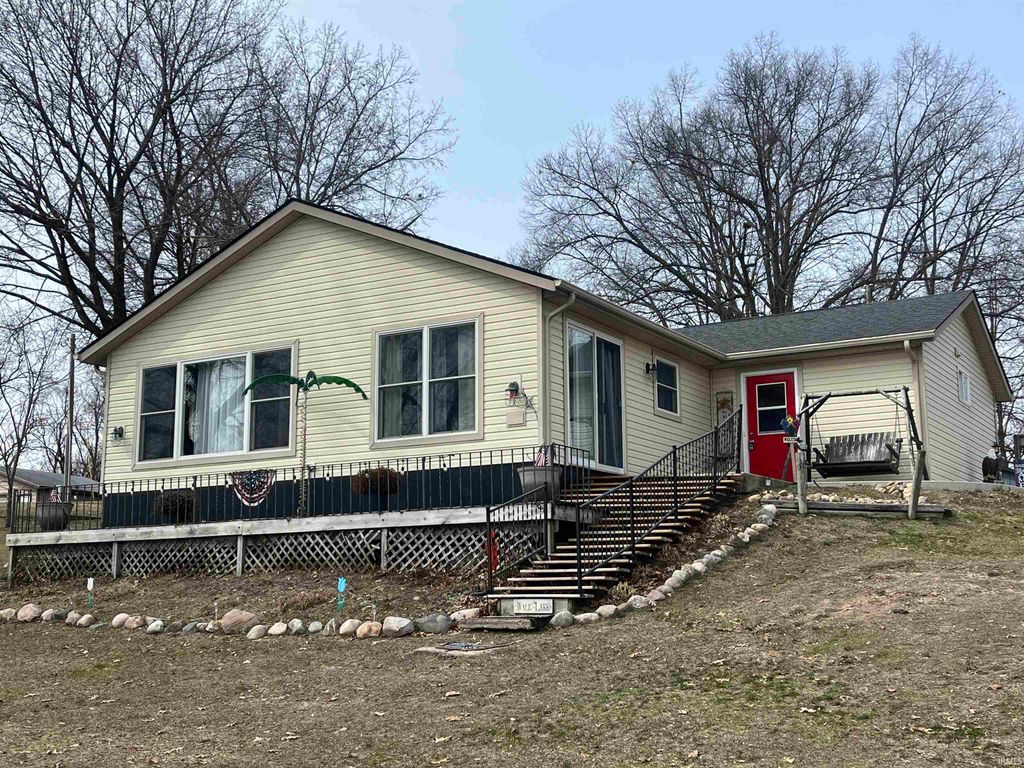 Photo of 11585 E 600 N, Orland, IN 46776 (MLS # 202604452)