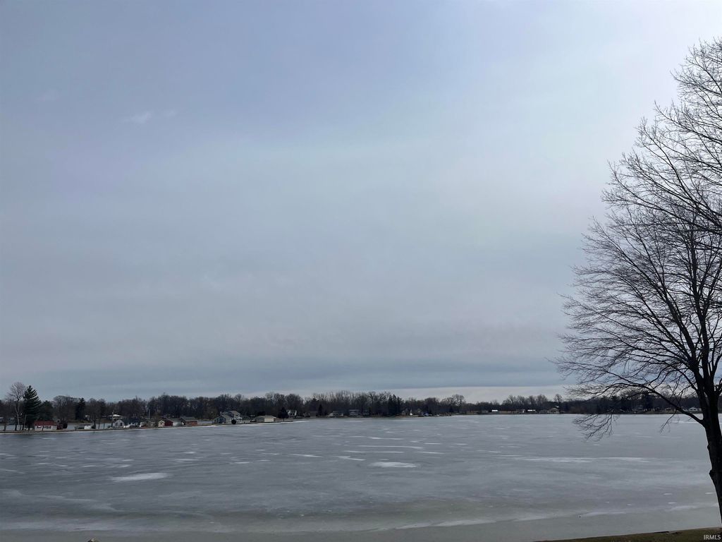 Photo of 11585 E 600 N, Orland, IN 46776 (MLS # 202604452)