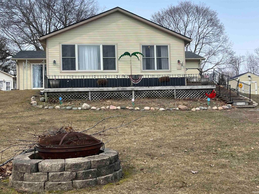 Photo of 11585 E 600 N, Orland, IN 46776 (MLS # 202604452)