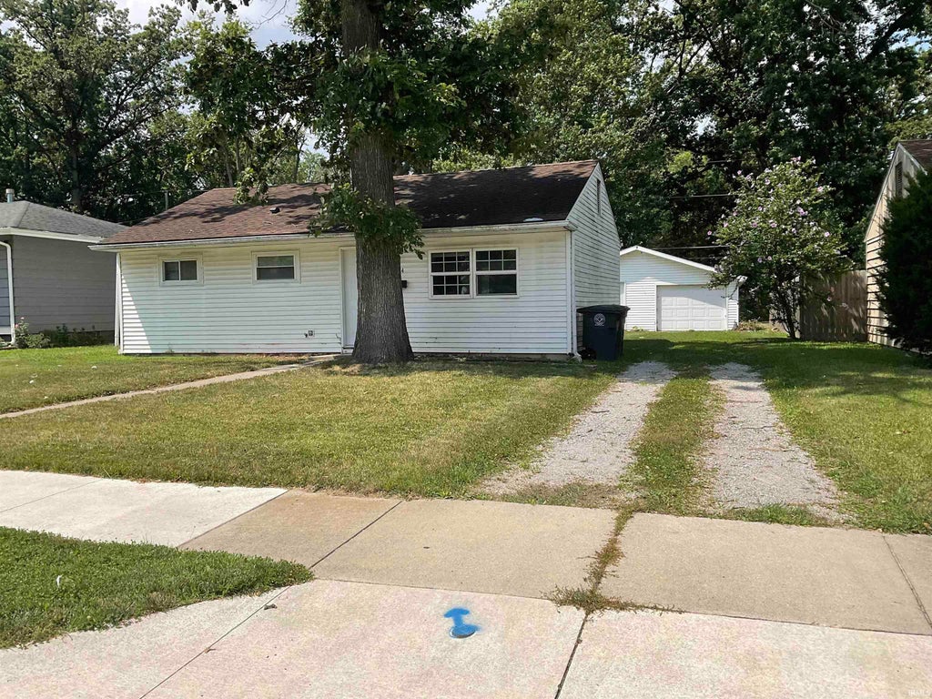 Photo of 4414 Holton Avenue, Fort Wayne, IN 46806 (MLS # 202631247)