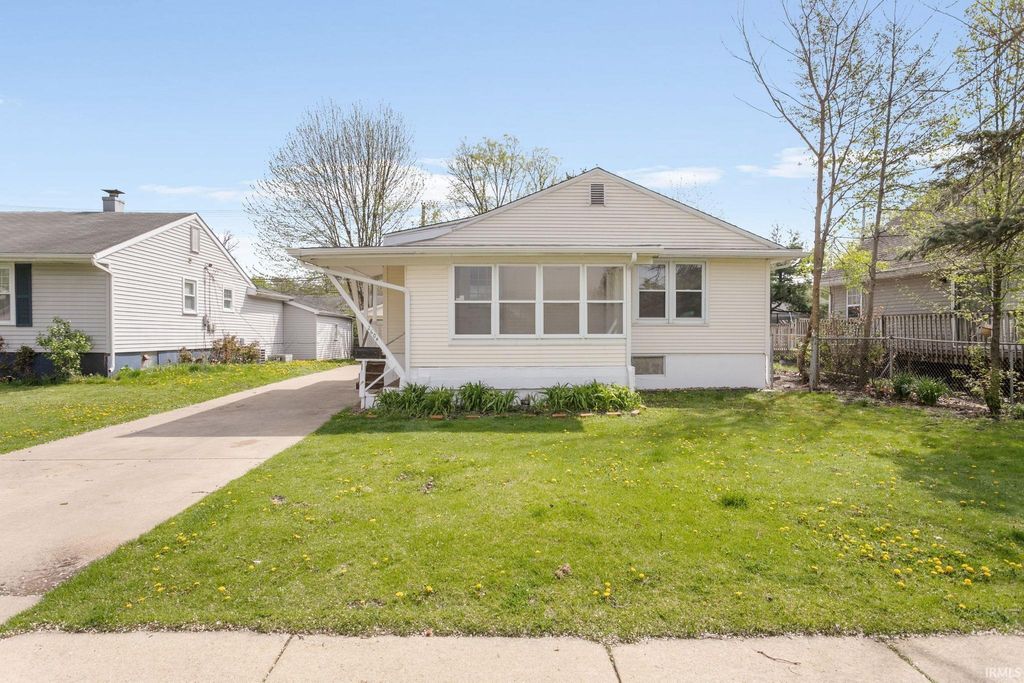 Photo of 2604 Normandy Drive, Mishawaka, IN 46545 (MLS # 202613849)