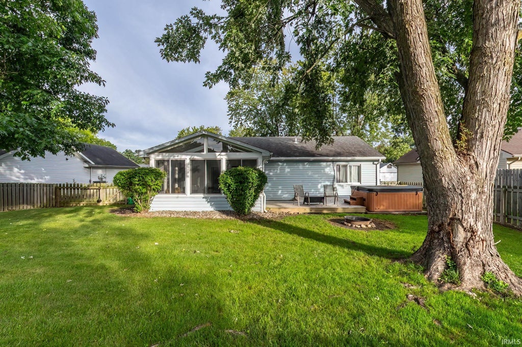 Photo of 6216 Belle Isle Lane, Fort Wayne, IN 46835 (MLS # 202640055)