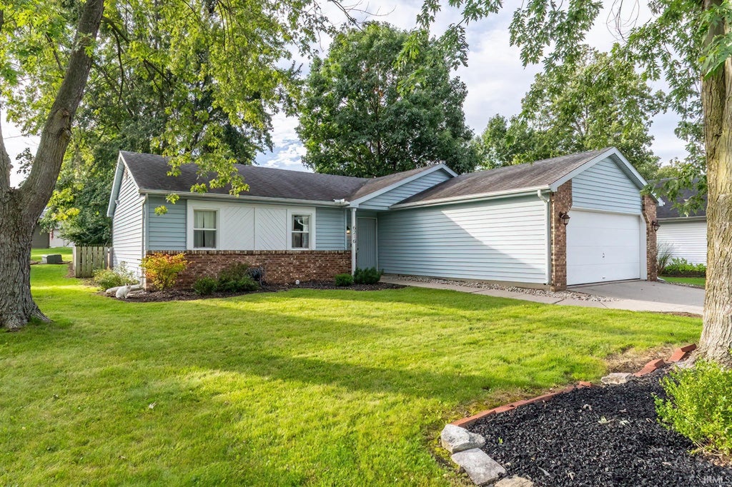 Photo of 6216 Belle Isle Lane, Fort Wayne, IN 46835 (MLS # 202640055)