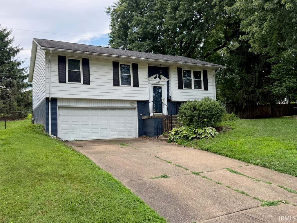 Photo of 407 Indian Trail Drive, Evansville, IN 47715 (MLS # 202627001)