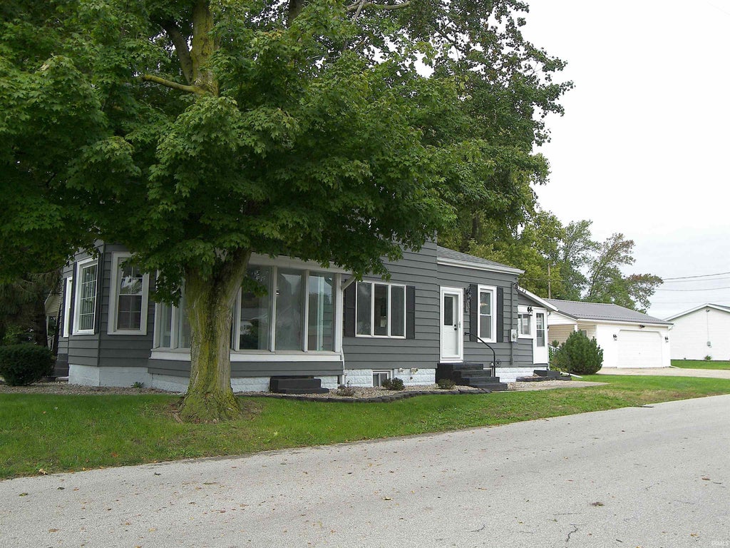 Photo of 402 W Rochester Street, Akron, IN 46910 (MLS # 202640986)