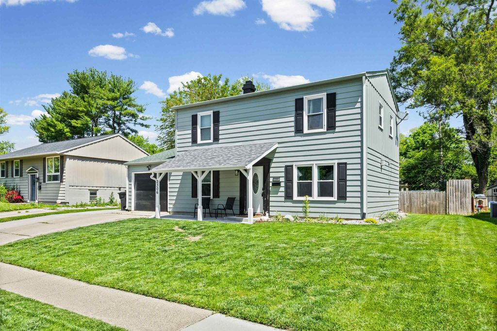 Photo of 2306 Ottawa Drive, Lafayette, IN 47909 (MLS # 202619692)