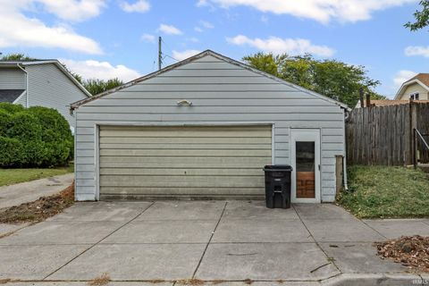 Tiny photo for 1802 Thompson Street, Lafayette, IN 47904 (MLS # 202542746)