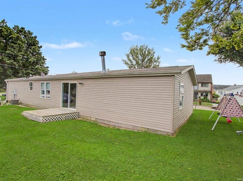 Tiny photo for 305 Queen Street, Loogootee, IN 47553 (MLS # 202632869)
