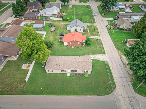 Tiny photo for 305 Queen Street, Loogootee, IN 47553 (MLS # 202632869)