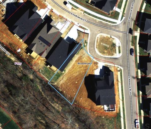 Photo of 1620 S Hathaway Court #37, Bloomington, IN 47401 (MLS # 202236175)