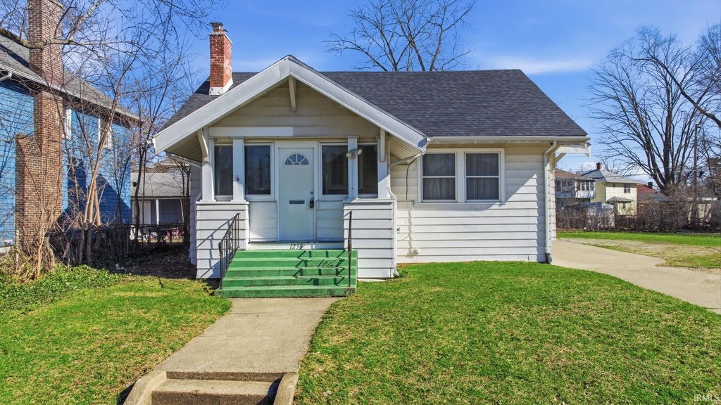 Photo of 1238 Diamond Avenue, South Bend, IN 46628 (MLS # 202608266)
