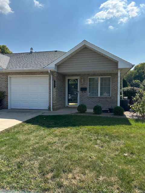 Photo of 802 Walnut Ridge East, Logansport, IN 46947 (MLS # 202538199)
