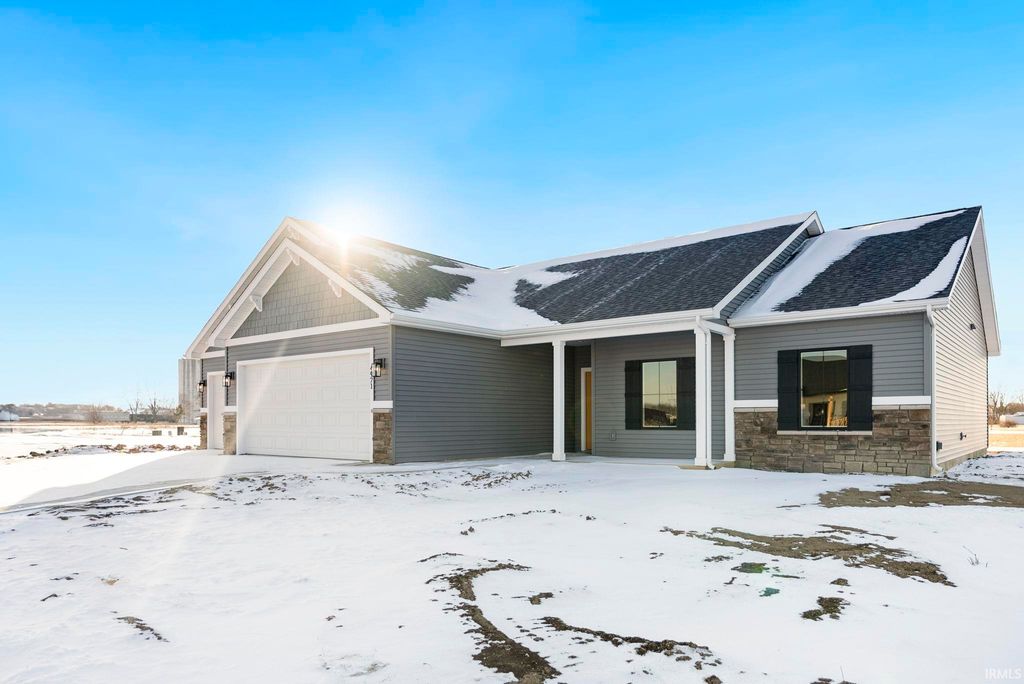 Photo of 4971 Chickadee Drive, Woodburn, IN 46797 (MLS # 202538885)