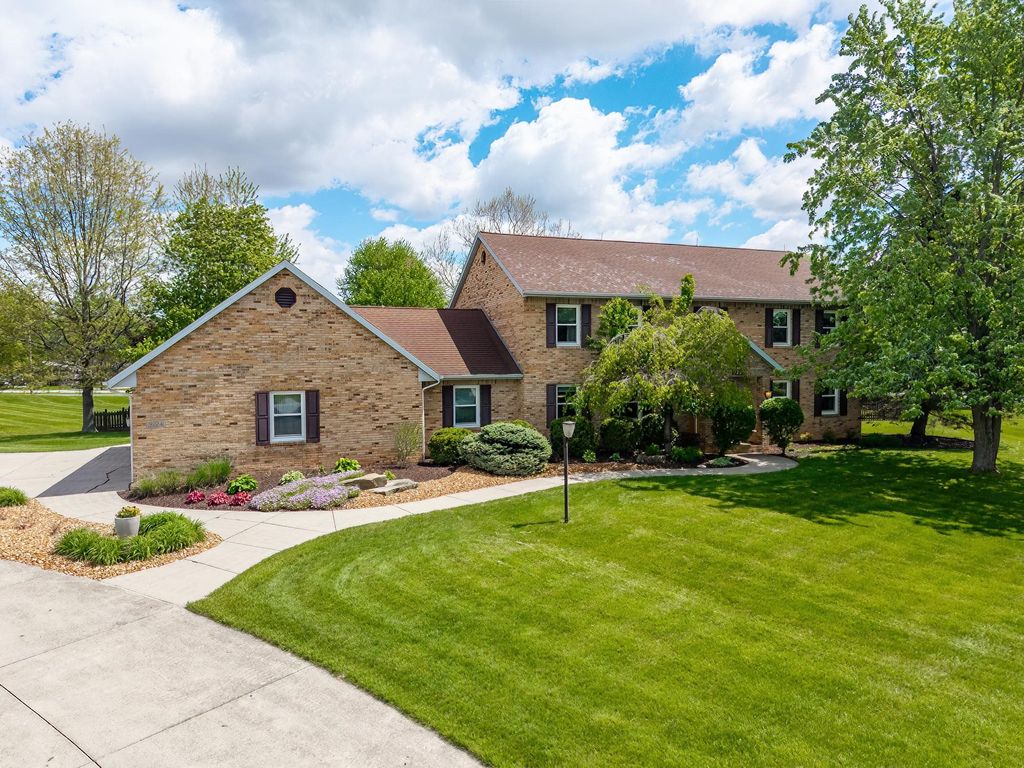 Photo of 9224 Laurel Hurst Place, Fort Wayne, IN 46835 (MLS # 202616035)