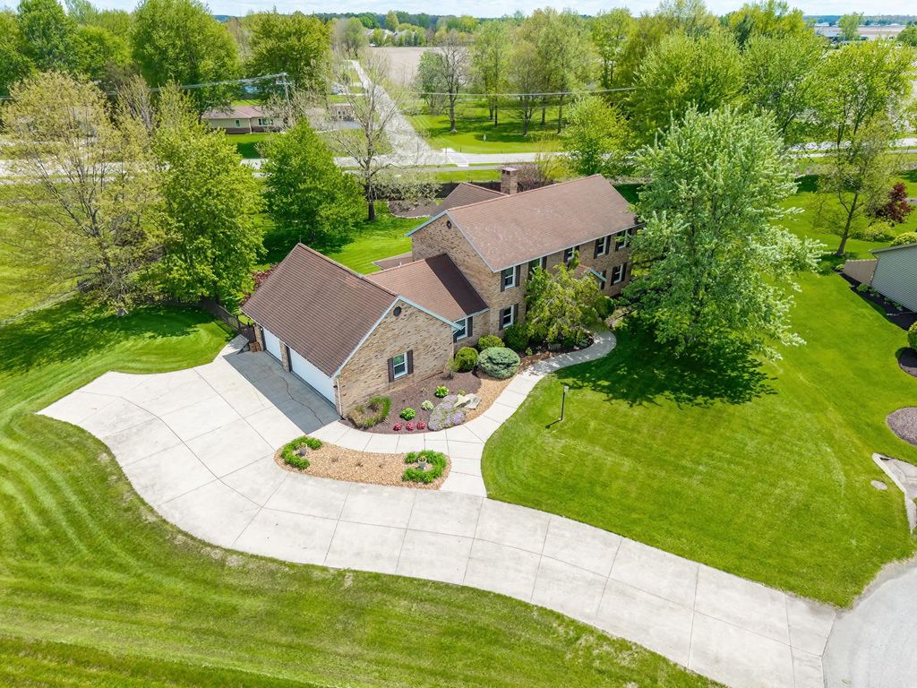 Photo of 9224 Laurel Hurst Place, Fort Wayne, IN 46835 (MLS # 202616035)