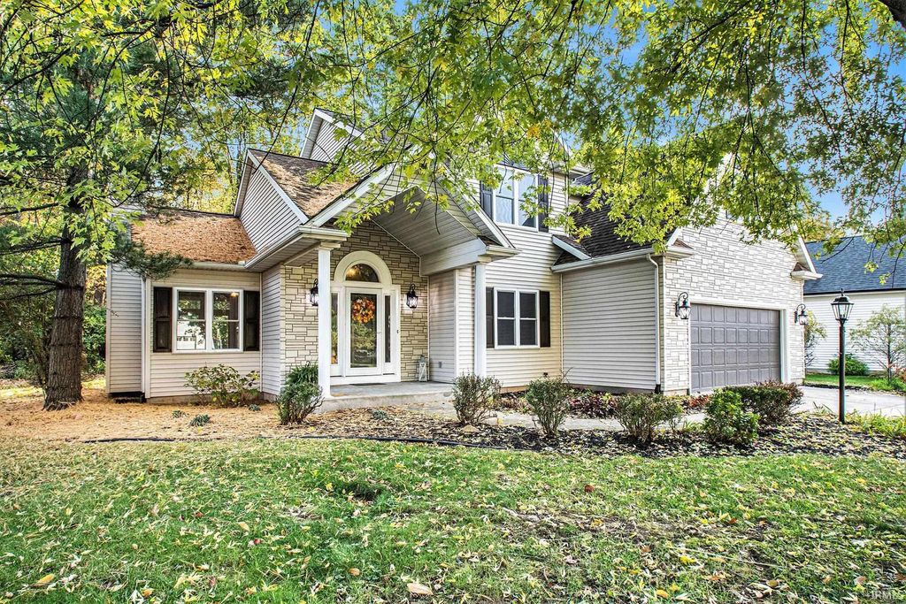 Photo of 53172 Bracken Fern Drive, South Bend, IN 46637 (MLS # 202548297)
