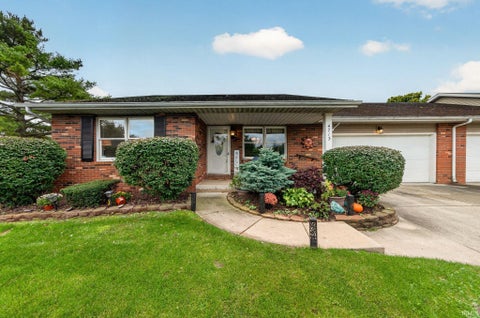 Photo of 4713 Rivers Edge Drive, Mishawaka, IN 46544 (MLS # 202643827)