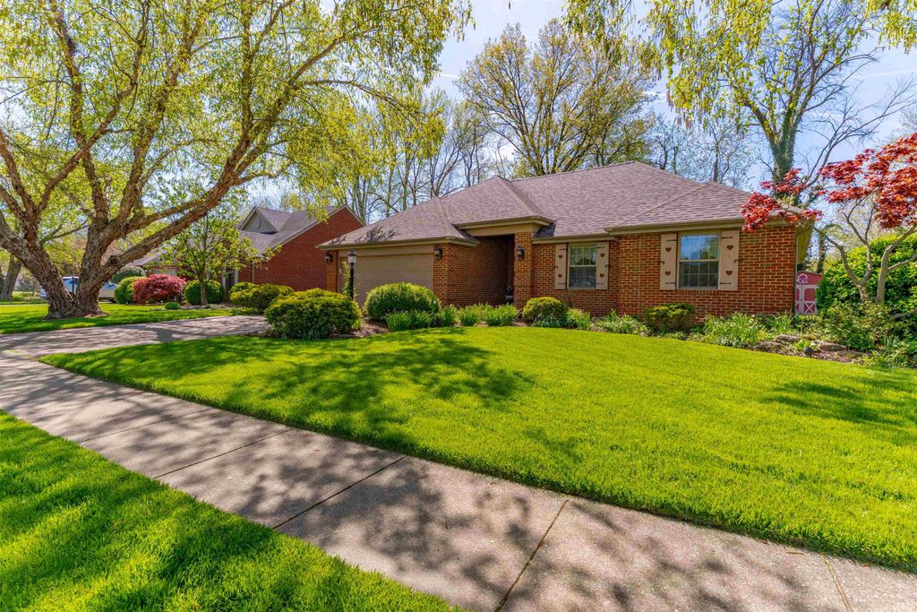 Photo of 401 Hunters Green Grn, Evansville, IN 47711 (MLS # 202612137)