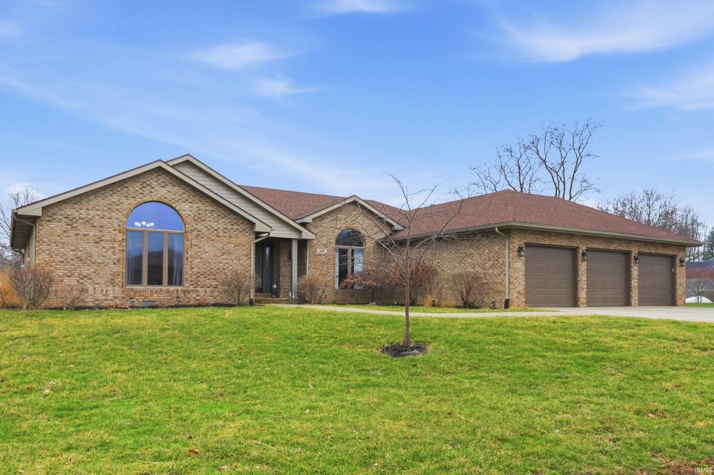 Photo of 209 N Copperwood Court, Muncie, IN 47304 (MLS # 202607212)