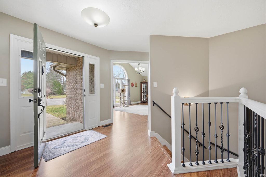 Photo of 209 N Copperwood Court, Muncie, IN 47304 (MLS # 202607212)