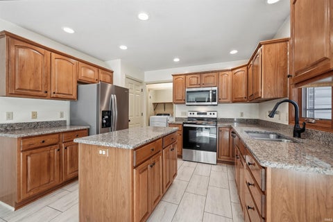 Tiny photo for 1773 E Ravenwood Lane, Columbia City, IN 46725 (MLS # 202643851)