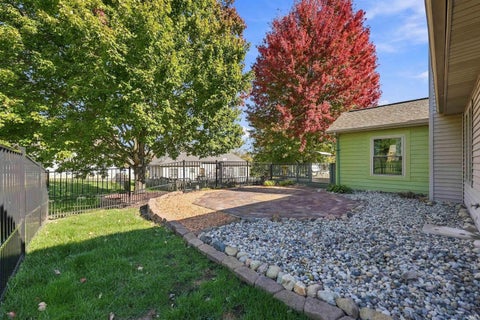 Tiny photo for 1773 E Ravenwood Lane, Columbia City, IN 46725 (MLS # 202643851)