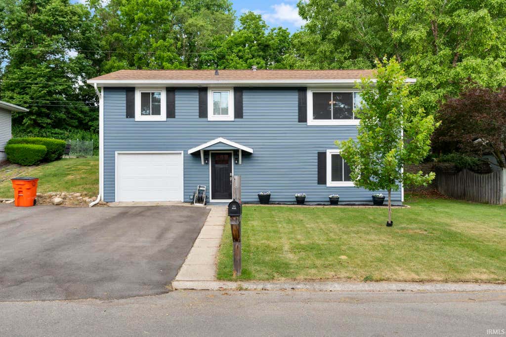 Photo of 1114 Maxwell Avenue, Monticello, IN 47960 (MLS # 202622137)