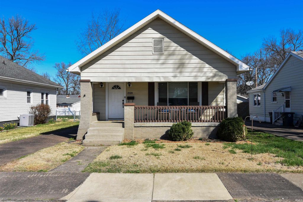 Photo of 2120 E Blackford Avenue, Evansville, IN 47714 (MLS # 202608204)