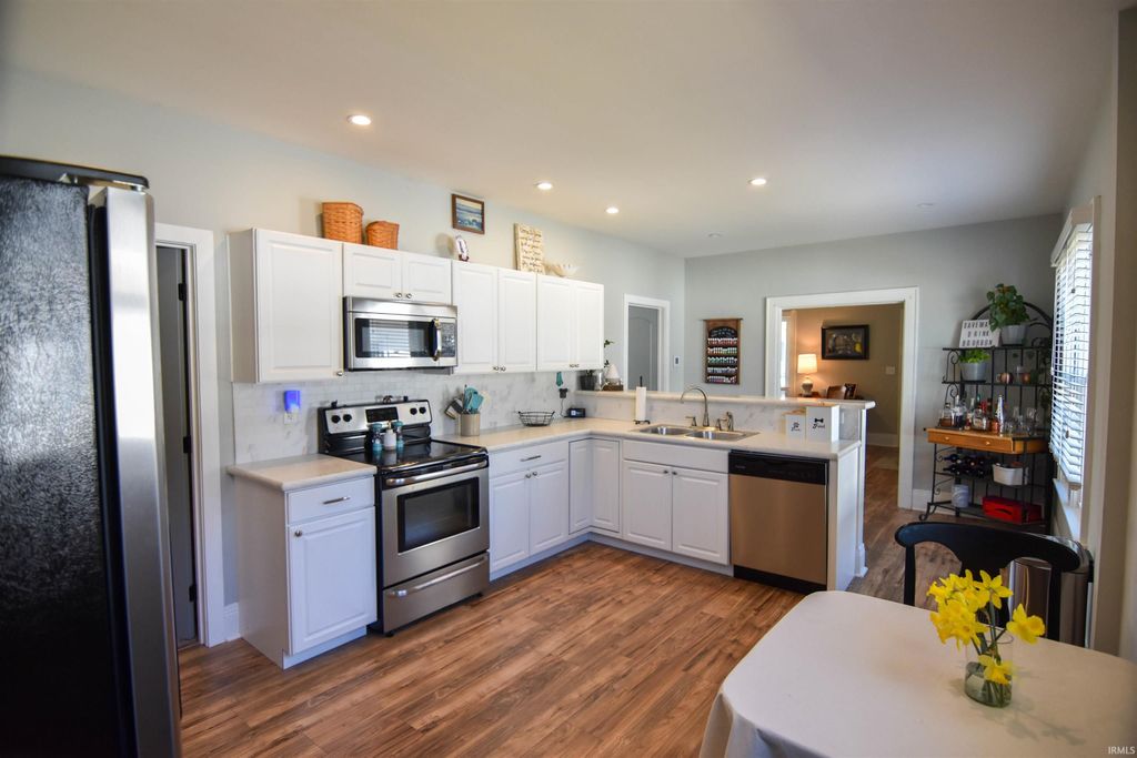 Photo of 2120 E Blackford Avenue, Evansville, IN 47714 (MLS # 202608204)