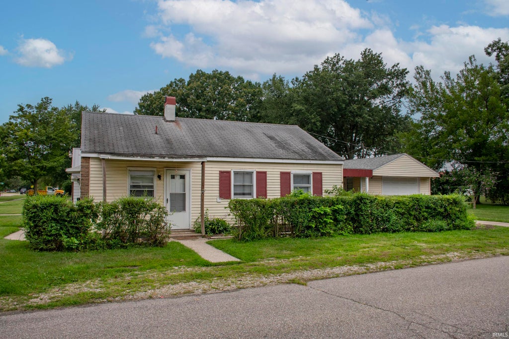 Photo of 1700 Strong Avenue, Elkhart, IN 46514 (MLS # 202634472)