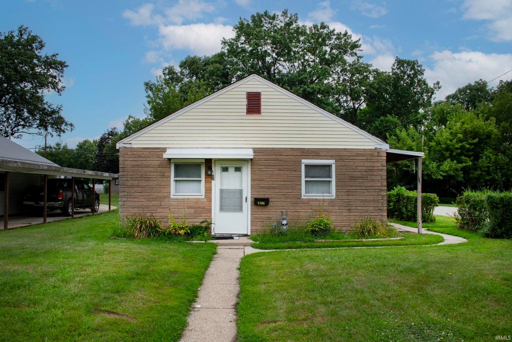Photo of 1700 Strong Avenue, Elkhart, IN 46514 (MLS # 202634472)
