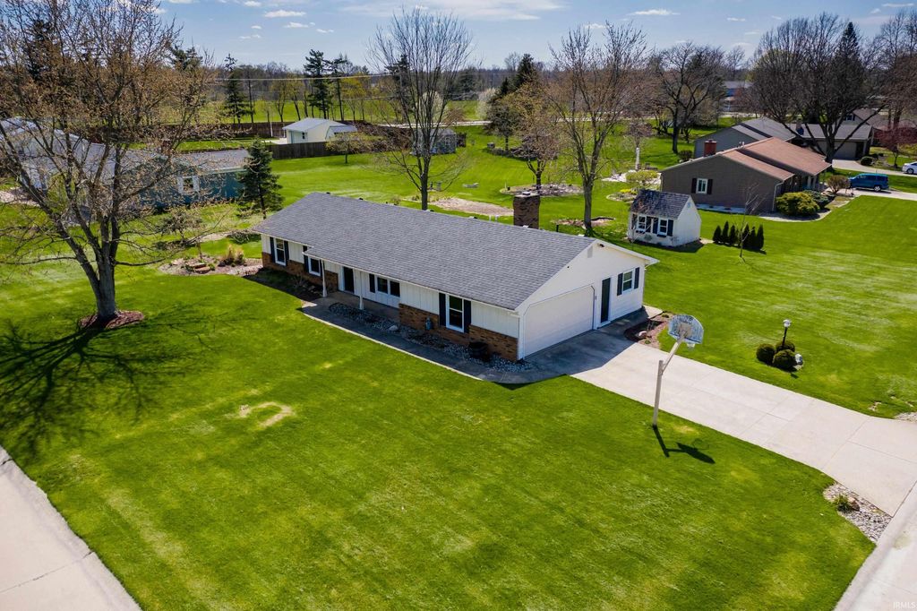 Photo of 14525 Ridgecrest Drive, Leo, IN 46765 (MLS # 202611766)