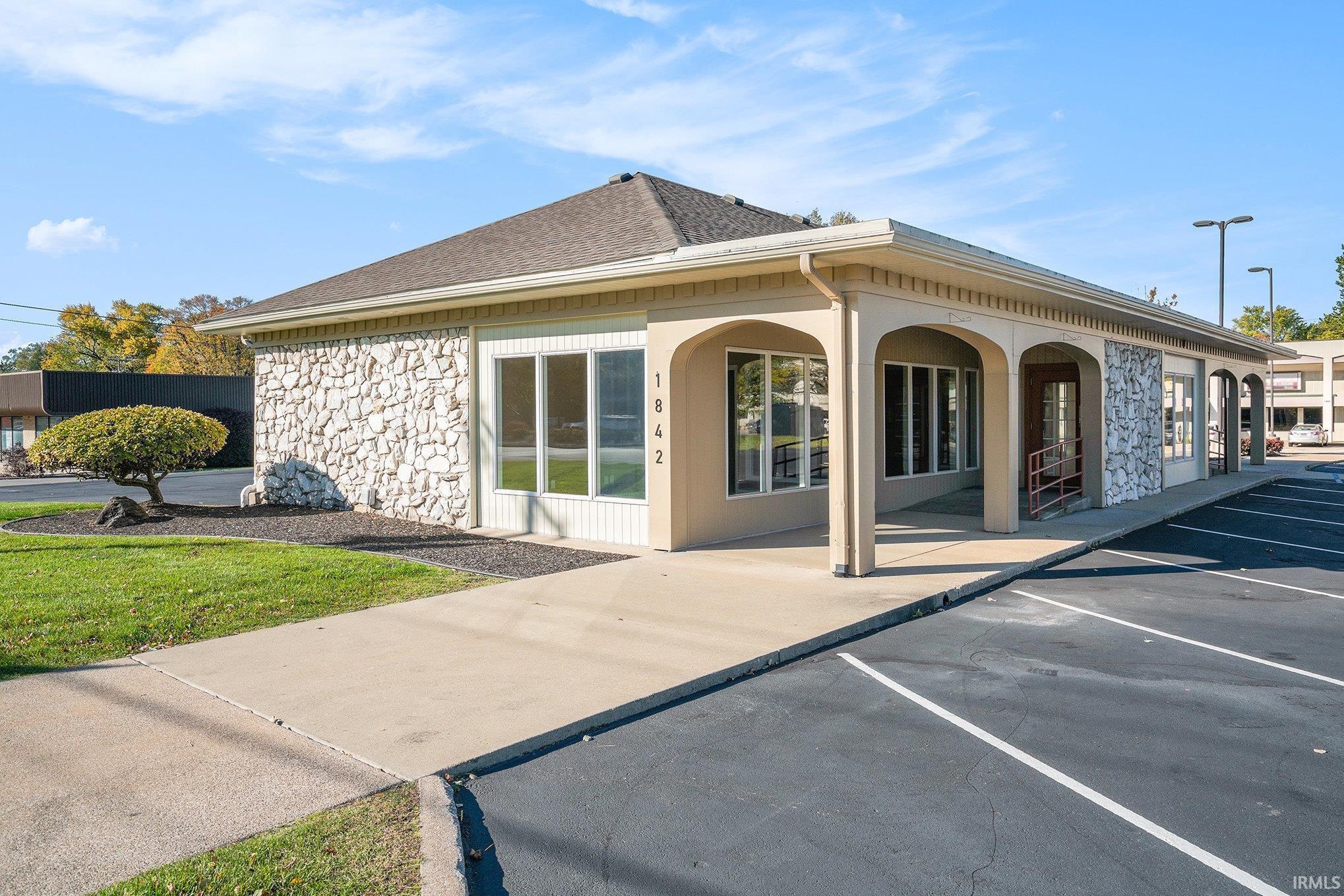 Elkhart, Indiana 46514, United States, ,2 BathroomsBathrooms,Residential,Active,234763