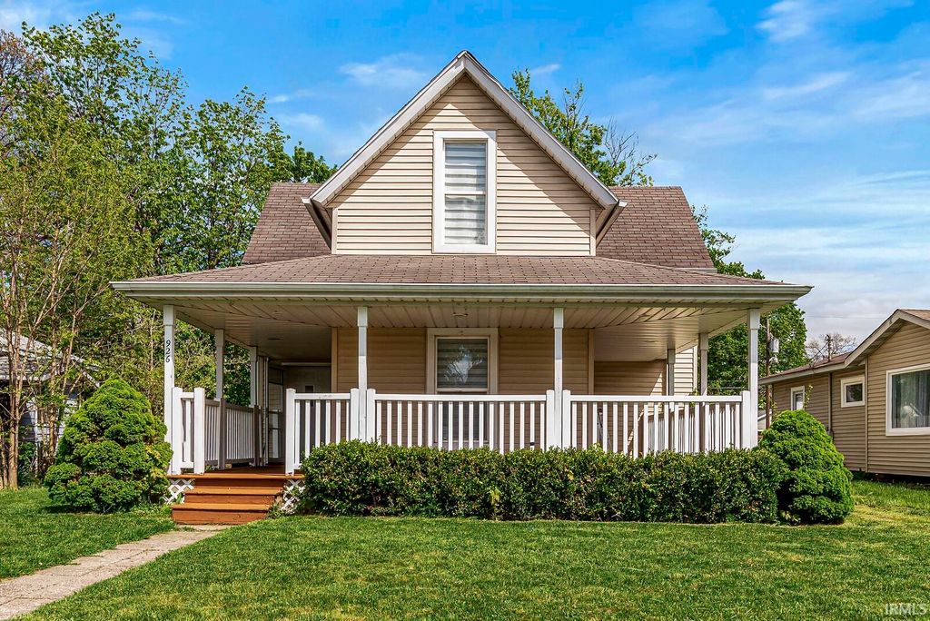 Photo of 926 S 36th Street, South Bend, IN 46615 (MLS # 202615627)