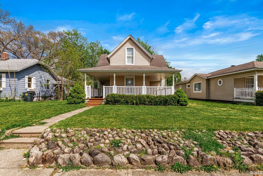 Photo of 926 S 36th Street, South Bend, IN 46615 (MLS # 202615627)