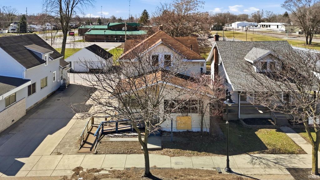 Photo of 622 Broadway Street, New Haven, IN 46774 (MLS # 202608193)