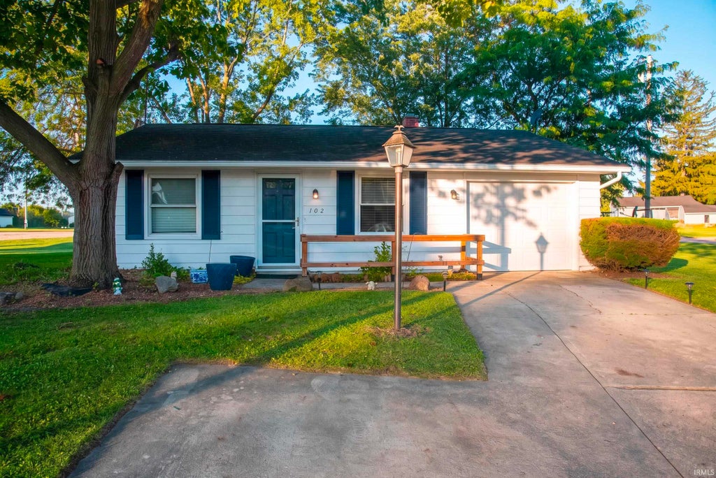 Photo of 102 Eastwood Court, Garrett, IN 46738 (MLS # 202641278)