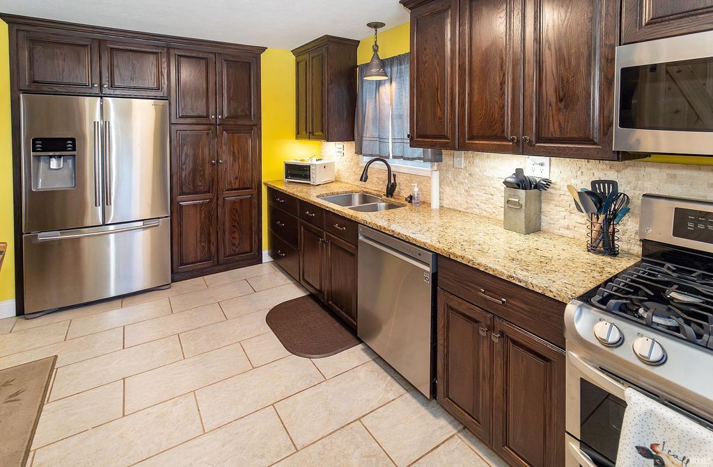 Photo of 841 W Airport Road, Vincennes, IN 47591 (MLS # 202549357)