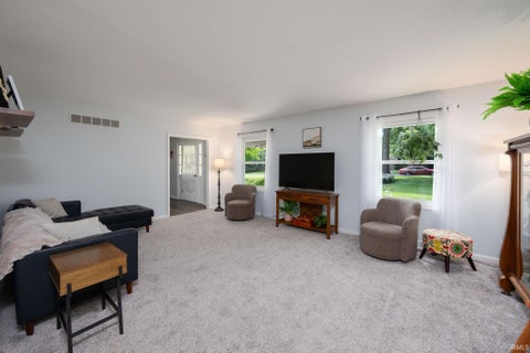 Tiny photo for 10218 Arbor Trail, Fort Wayne, IN 46804 (MLS # 202627809)