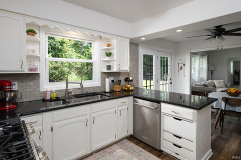 Tiny photo for 10218 Arbor Trail, Fort Wayne, IN 46804 (MLS # 202627809)