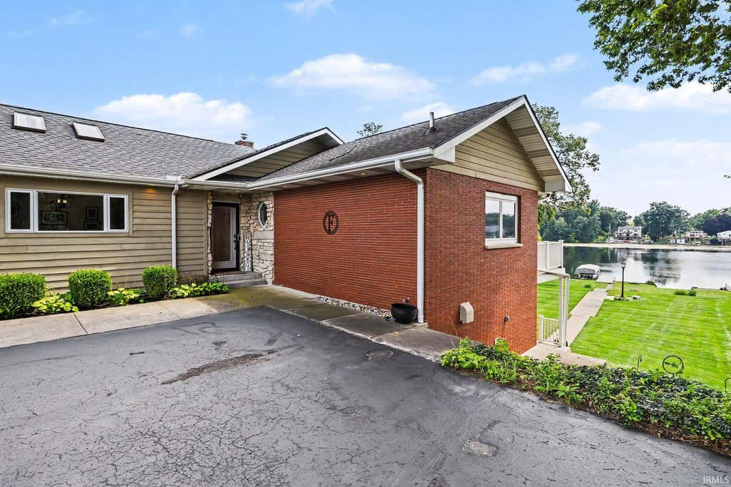 Photo of 11680 Jefferson Road, Osceola, IN 46561 (MLS # 202634357)
