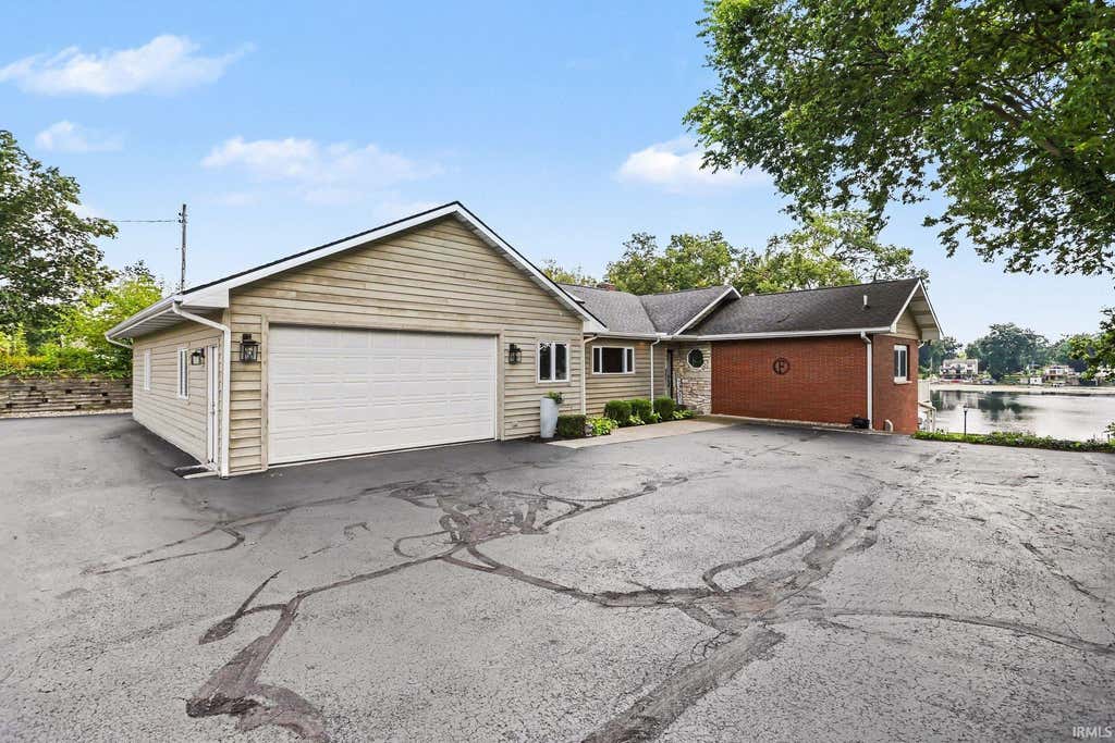 Photo of 11680 Jefferson Road, Osceola, IN 46561 (MLS # 202634357)