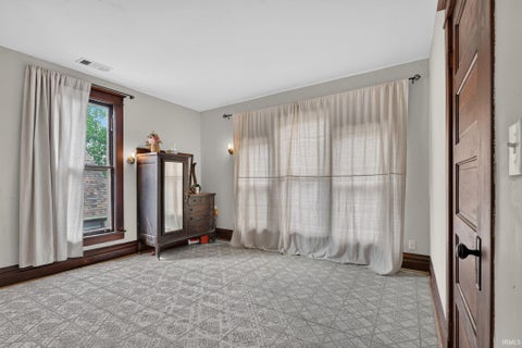 Tiny photo for 847 Lincoln Avenue, Evansville, IN 47713 (MLS # 202637787)