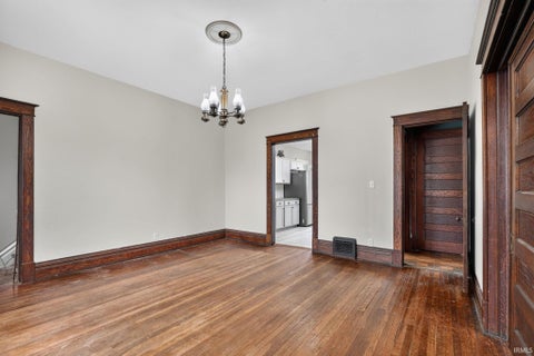 Tiny photo for 847 Lincoln Avenue, Evansville, IN 47713 (MLS # 202637787)