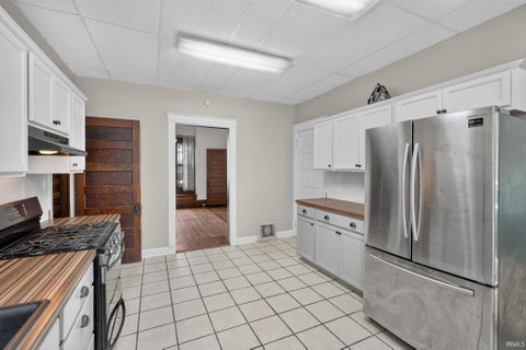 Tiny photo for 847 Lincoln Avenue, Evansville, IN 47713 (MLS # 202637787)