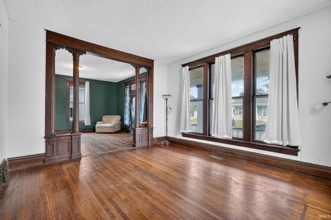 Tiny photo for 847 Lincoln Avenue, Evansville, IN 47713 (MLS # 202637787)