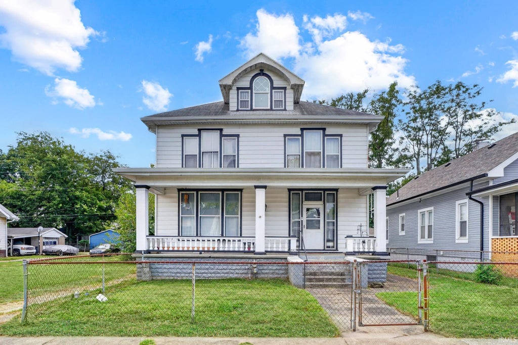 Photo of 847 Lincoln Avenue, Evansville, IN 47713 (MLS # 202637787)